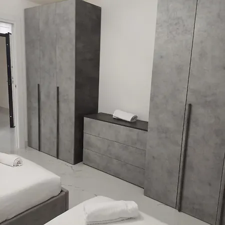 Tiburtina Flats شقة *