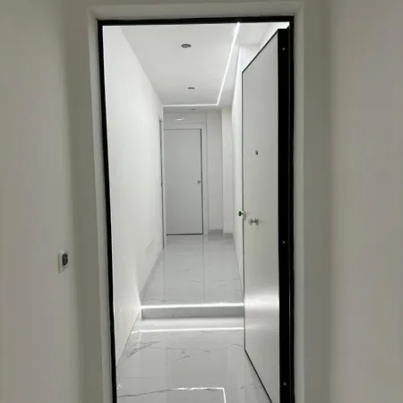 Tiburtina Flats דירה